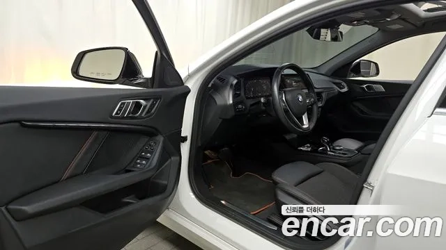 BMW 1 Series (F40) id 2907347 из Кореи 2