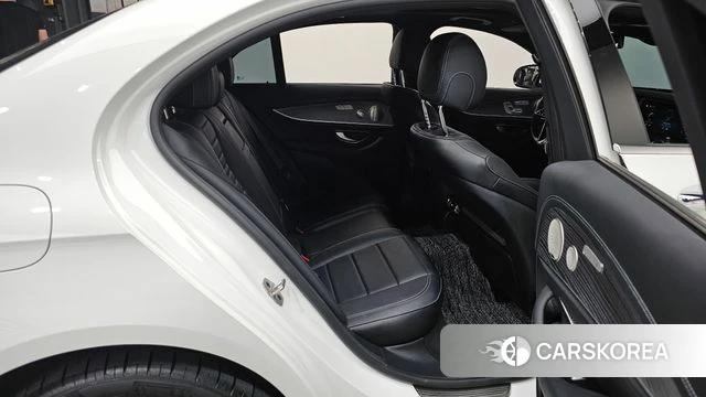 Mercedes-Benz E-Class W213 2023 Белый из Кореи, фото 2