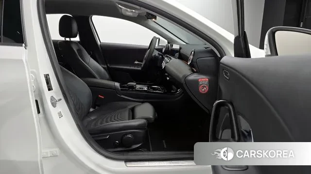 Mercedes-Benz A-Class W177 2020 Белый из Кореи, фото 2