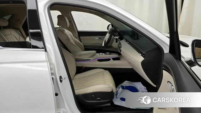 Genesis GV70 2022 Белый из Кореи, фото 2