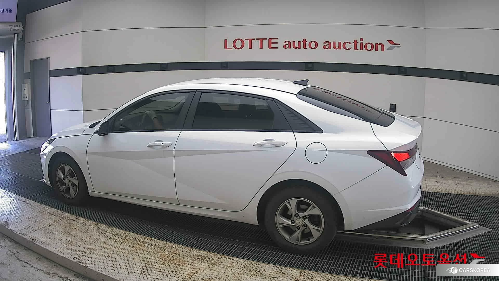 Hyundai Avante 2021 Polar White из Кореи, фото 2