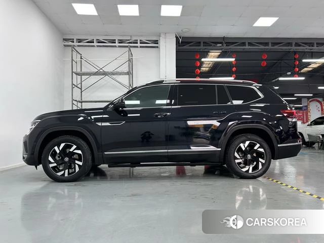 Volkswagen Tourang 2021 Черный из Китая, фото 2
