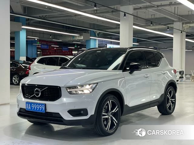 Volvo XC40 2021 Белый из Китая, фото 2