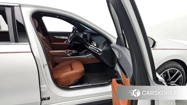 BMW i7 (G70) 2023 Белый из Кореи, фото 2