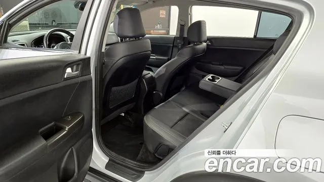 Kia Sportage The Bold 2021 Серебряный из Кореи, фото 2