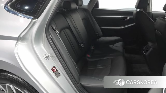 Hyundai Sonata (DN8) 2022 Серебристо-серый из Кореи, фото 2