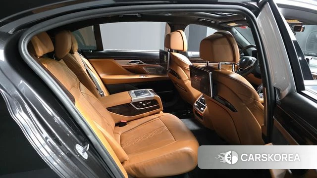 BMW 7 Series (G11) 2018 Серый из Кореи, фото 2