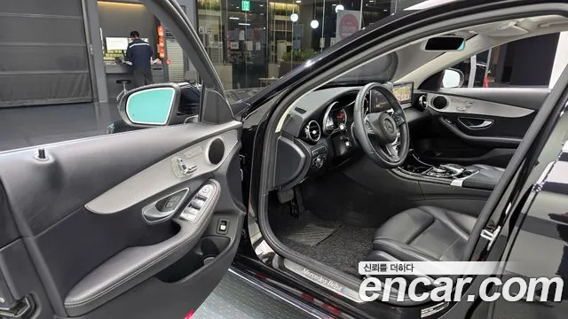 Mercedes-Benz C-Class W205 2018 Черный из Кореи, фото 2