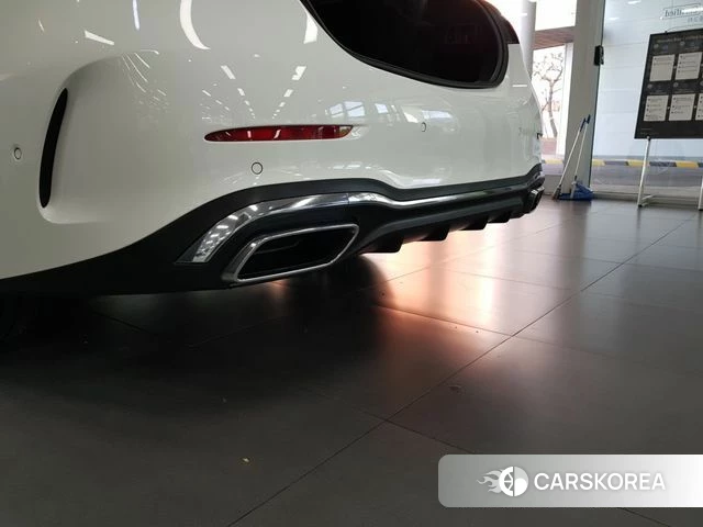 Mercedes-Benz C-Class W206 2023 Белый из Кореи, фото 2