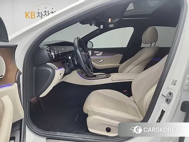 Mercedes-Benz E-Class W213 2023 Белый из Кореи, фото 2