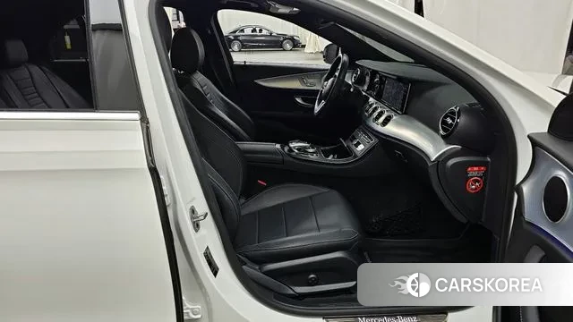 Mercedes-Benz E-Class W213 2019 Белый из Кореи, фото 2