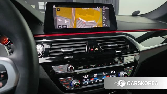 BMW 5 Series (G30) 2020 Белый из Кореи, фото 2