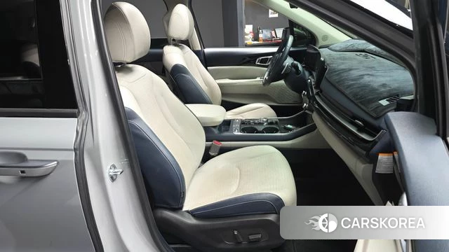 Kia The New Carnival 4th Generation 2024 Серебристо-серый из Кореи, фото 2