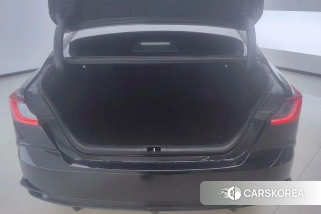 Toyota Camry 2025 Черный из Китая, фото 2