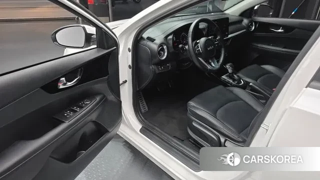 Kia The New K3 2nd generation 2024 Белый из Кореи, фото 2