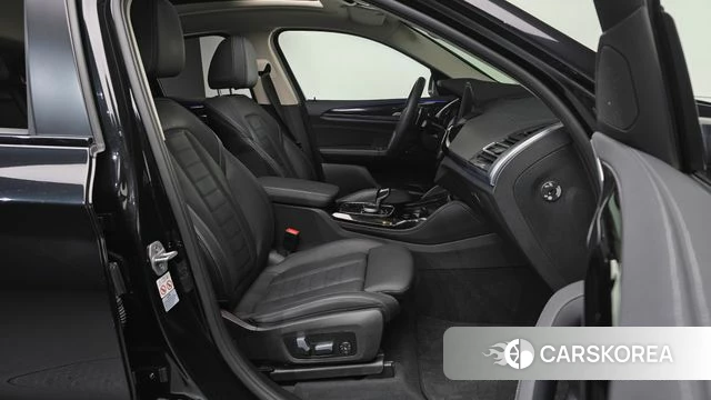 BMW X4 (G02) 2023 Черный из Кореи, фото 2