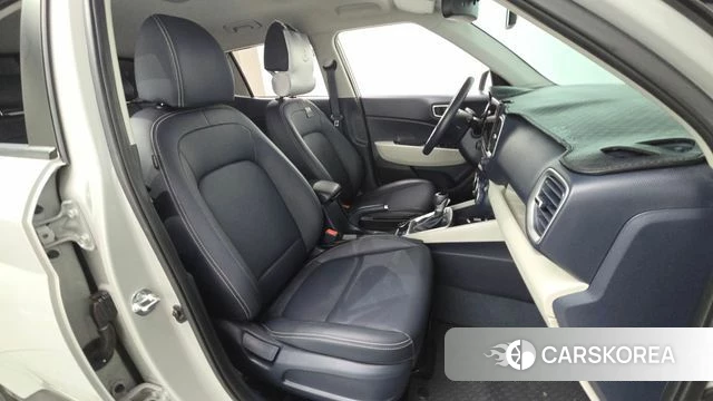 Hyundai Venue 2024 Серебристо-серый из Кореи, фото 2