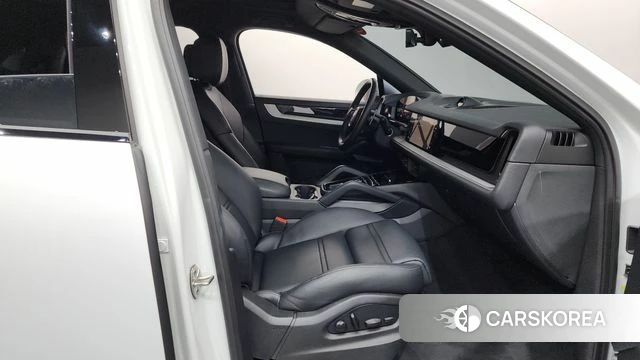 Porsche Cayenne (PO536) 2024 Белый из Кореи, фото 2