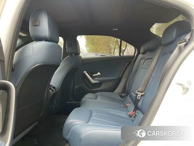 Mercedes-Benz Class A 2023 Белый из Китая, фото 2