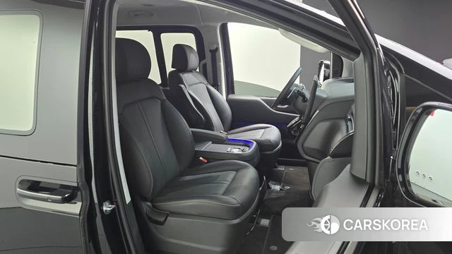 Hyundai Staria 2025 Черный из Кореи, фото 2