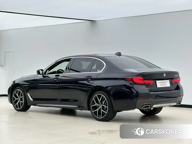 BMW 5 series 2023 Черный из Китая, фото 2