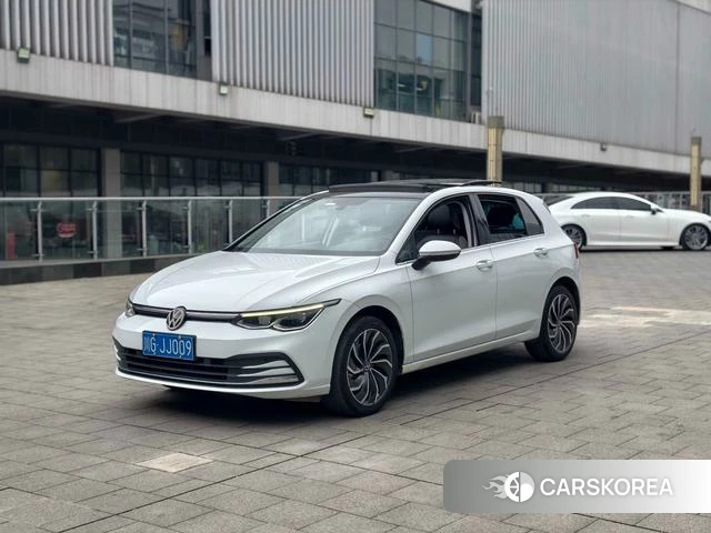 Volkswagen Golf 2022 Белый из Китая, фото 2