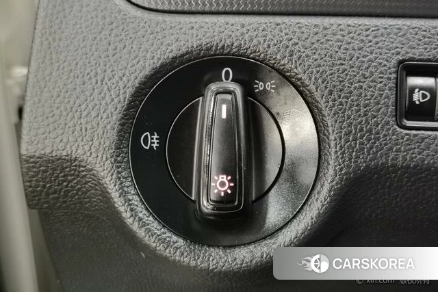 Volkswagen Santana 2023 Белый из Китая, фото 2