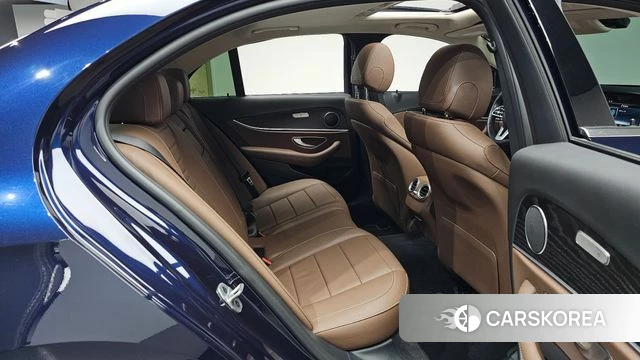 Mercedes-Benz E-Class W213 2019 Синий из Кореи, фото 2
