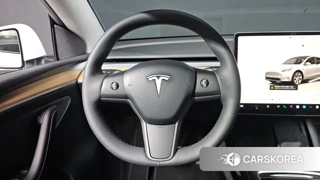 Tesla Model Y 2023 Белый из Кореи, фото 2