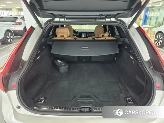 Volvo V90 Cross-Country 2025 Белый из Кореи, фото 2