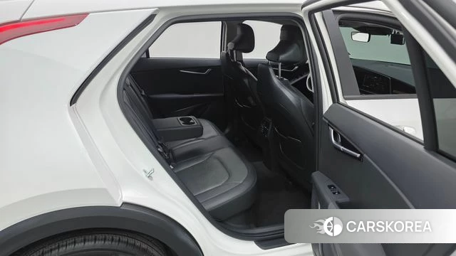 Kia Di Ol Nu Niro 2022 Белый из Кореи, фото 2
