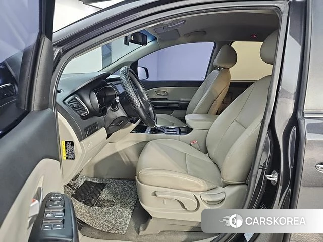Kia The New Carnival 2018 Черный из Кореи, фото 2