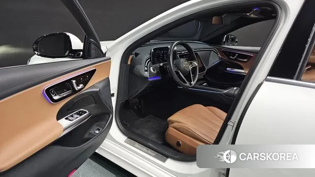 Mercedes-Benz E-Class W214 2024 Белый из Кореи, фото 2