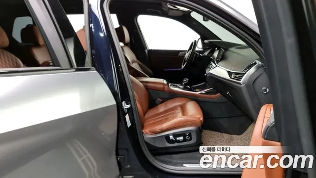 BMW X7 (G07) 2022 Серебряный из Кореи, фото 2
