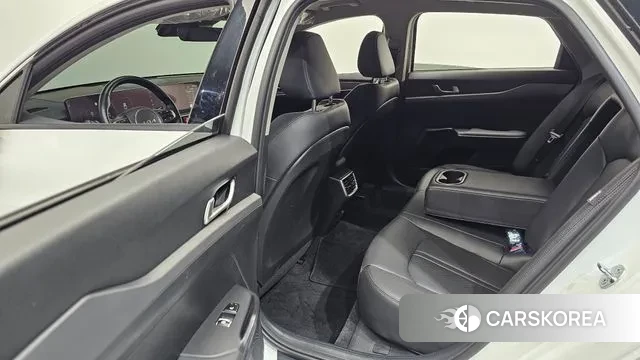 Kia The New K5 3rd generation 2023 Белый из Кореи, фото 2