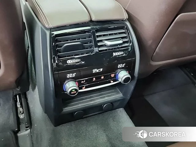 BMW 5 Series (G30) 2018 Небесно-голубой из Кореи, фото 2