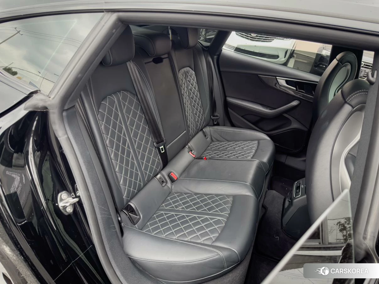Audi S5 2021 Черный из Китая, фото 2