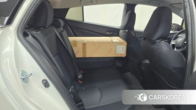 Toyota Prius 4th Generation 2018 Белый из Кореи, фото 2