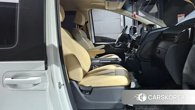 Hyundai Staria 2025 Белый из Кореи, фото 2