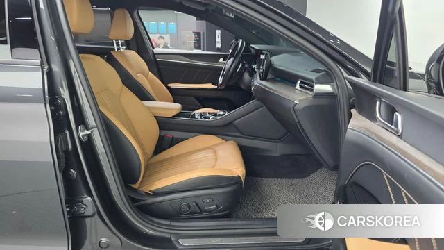 Kia K5 3rd generation 2023 Серый из Кореи, фото 2