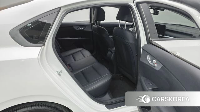 Kia The New K3 2nd generation 2022 Белый из Кореи, фото 2