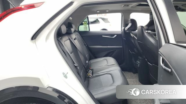 Kia Di Ol Nu Niro 2023 Белый из Кореи, фото 2