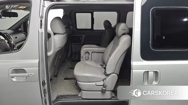 Hyundai The New Grand Starex 2019 Серебристо-серый из Кореи, фото 2