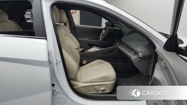 Hyundai The New Avante (CN7) 2023 Белый из Кореи, фото 2