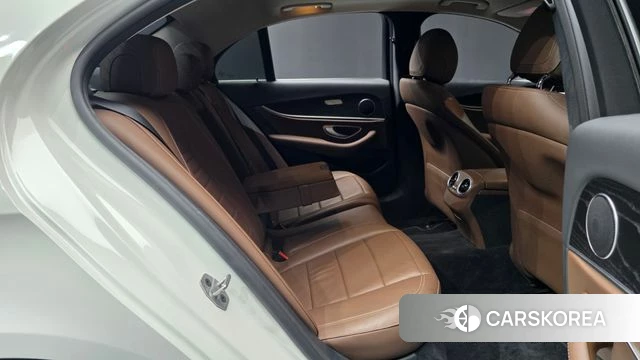 Mercedes-Benz E-Class W213 2020 Белый из Кореи, фото 2