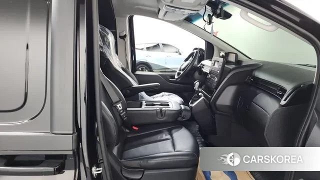 Hyundai Staria 2023 Черный из Кореи, фото 2