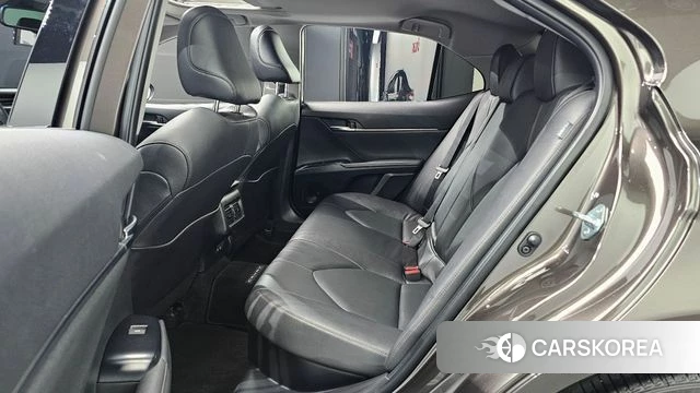 Toyota Camry (XV70) 2019 Коричневый из Кореи, фото 2