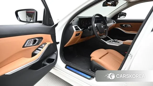 BMW 3 Series (G20) 2025 Белый из Кореи, фото 2