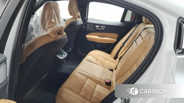 Volvo S60 3rd generation 2021 Белый из Кореи, фото 2