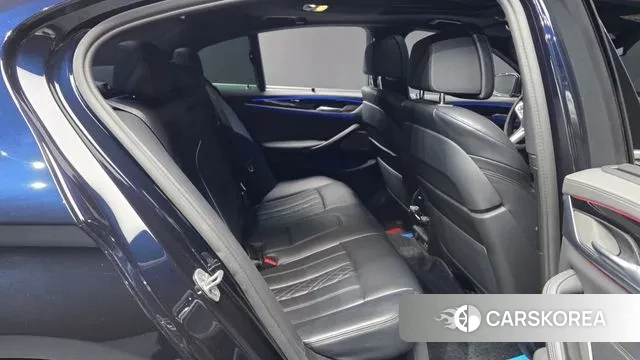 BMW 5 Series (G30) 2022 Черный из Кореи, фото 2